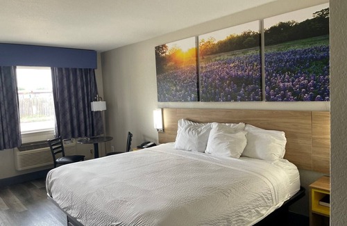 San Antonio Hotel | Days Inn by Wyndham San Antonio Southeast/Frost Bank Center