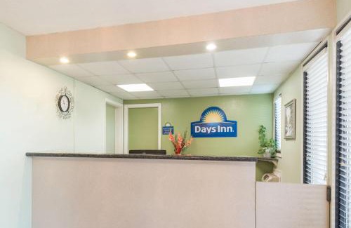 Rio Vista Hotel | Days Inn by Wyndham San Marcos