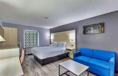 Fleming Hotel | Days Inn by Wyndham Savannah Gateway I-95