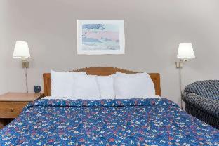 Seguin Hotel | Days Inn by Wyndham Seguin TX