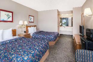 Seguin Hotel | Days Inn by Wyndham Seguin TX