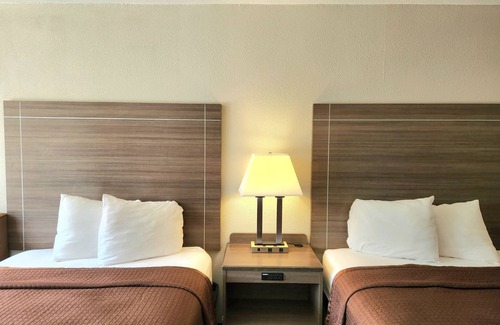 Seguin Hotel | Days Inn by Wyndham Seguin TX