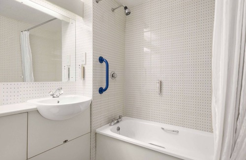Ridgeway Hotel | Days Inn by Wyndham Sheffield M1