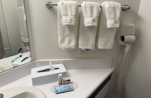Stony Plain Hotel | Days Inn by Wyndham Stony Plain