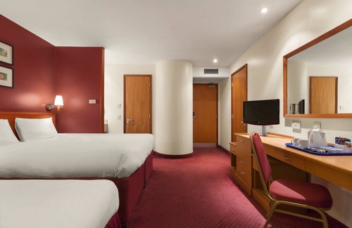 Radwell Hotel | Days Inn by Wyndham Stevenage North