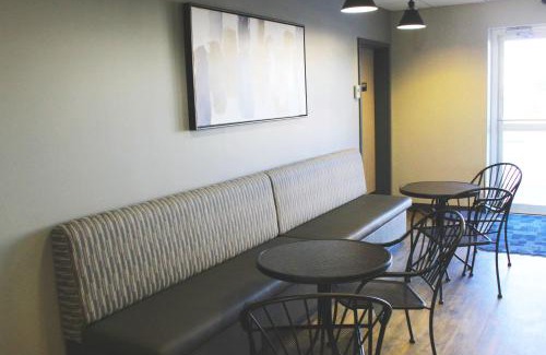 Stony Plain Hotel | Days Inn by Wyndham Stony Plain