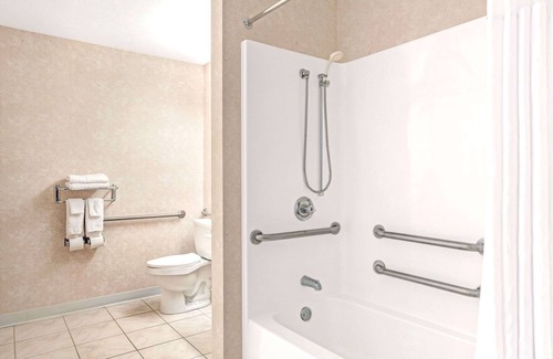Sturbridge Hotel | Days Inn by Wyndham Sturbridge