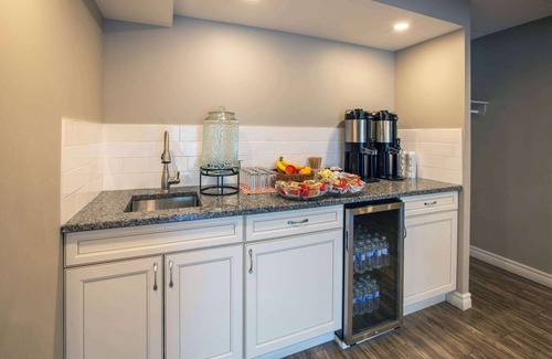 Sudbury Hotel | Days Inn by Wyndham Sudbury & Conference Centre