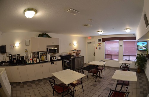 Taber Hotel | Days Inn by Wyndham Taber