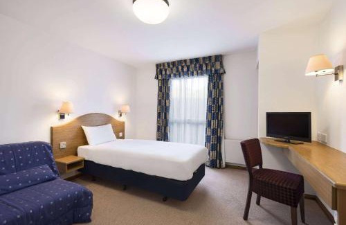 Shifnal Hotel | Days Inn by Wyndham Telford Ironbridge