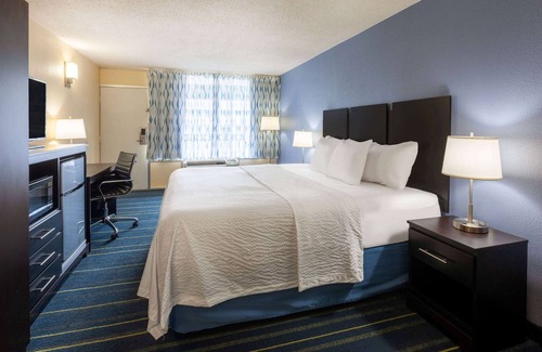 Charles Town Hotel | Days Inn by Wyndham Charles Town/Harpers Ferry
