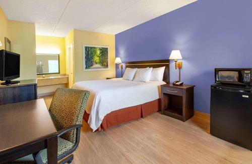 Grantville Hotel | Days Inn by Wyndham Grantville Hershey North