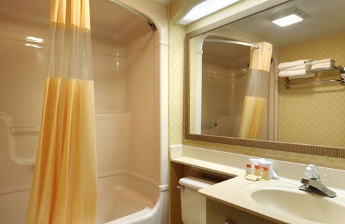 Utica Hotel | Days Inn by Wyndham Utica