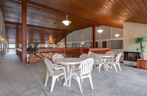 Vernon Hotel | Days Inn by Wyndham Vernon