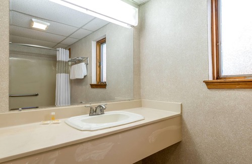 Vineland Hotel | Days Inn by Wyndham Vineland