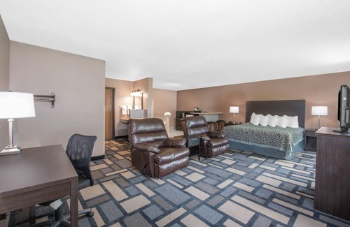 Watertown Hotel | Days Inn by Wyndham Watertown