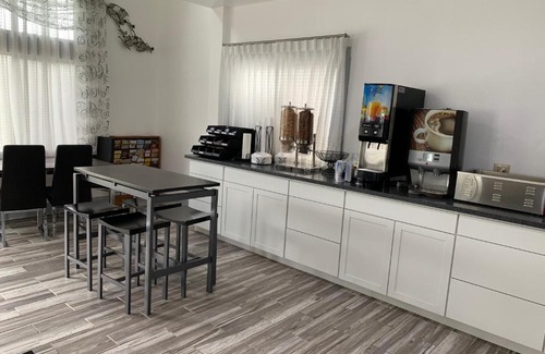 Waynesville Hotel | Days Inn by Wyndham Waynesville NC