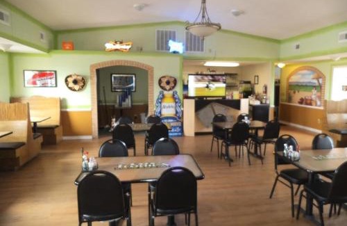 West Branch Hotel | Days Inn by Wyndham West Branch Iowa City Area