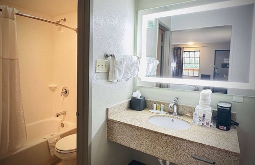 Alexandria West Hotel | Days Inn by Wyndham WestEnd Alexandria,VA Washington DC Area