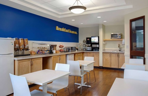 Whitecourt Hotel | Days Inn by Wyndham Whitecourt