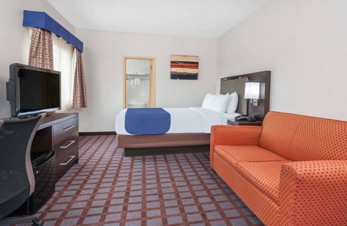 Woodbury Hotel | Days Inn by Wyndham Woodbury Long Island