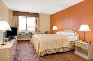 Woodland Hotel | Days Inn by Wyndham Woodland