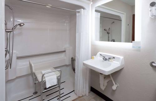 Wooster Hotel | Days Inn by Wyndham Wooster