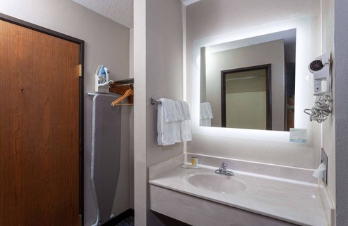 Wooster Hotel | Days Inn by Wyndham Wooster