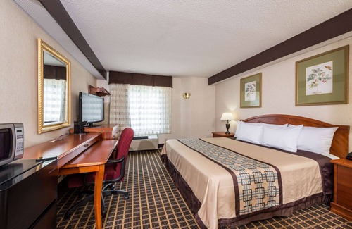 Yadkinville Hotel | Days Inn by Wyndham Yadkinville