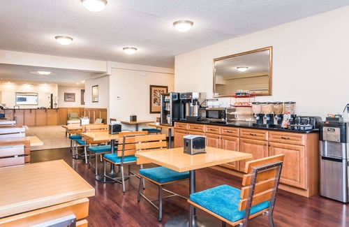 Taylor Creek Hotel | Days Inn Lake Okeechobee