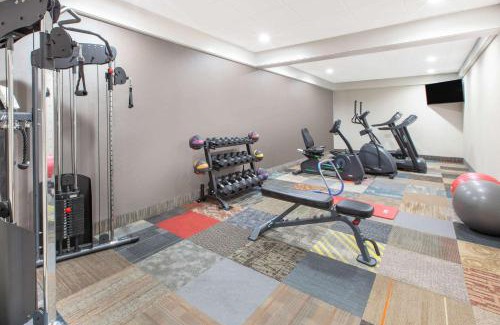 Grand Rapids Hotel | Days Inn & Suites by Wyndham Grand Rapids Near Downtown