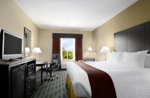 Mineral Wells Hotel | Days Inn & Suites by Wyndham Mineral Wells