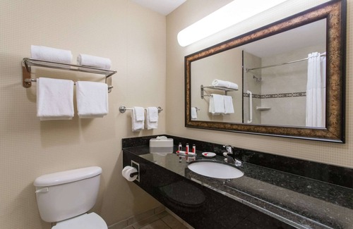 Fort Pierce Hotel | Days Inn & Suites by Wyndham Fort Pierce I-95