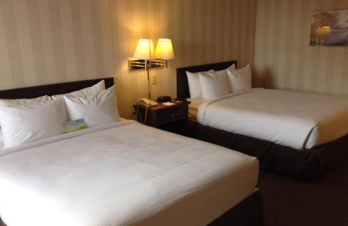 Indianapolis Hotel | Days Inn & Suites by Wyndham Northwest Indianapolis