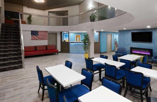 Indianapolis Hotel | Days Inn & Suites by Wyndham Northwest Indianapolis