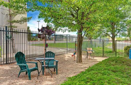 Victory Hills Hotel | Days Inn & Suites by Wyndham Airport Albuquerque