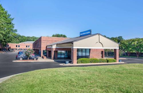 Rocky Mount Hotel | Days Inn & Suites by Wyndham Rocky Mount Golden East