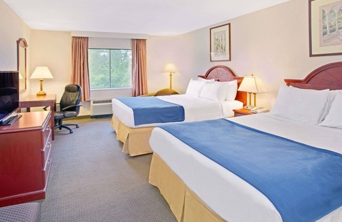 Laurel Hotel | Days Inn & Suites by Wyndham Laurel Near Fort Meade
