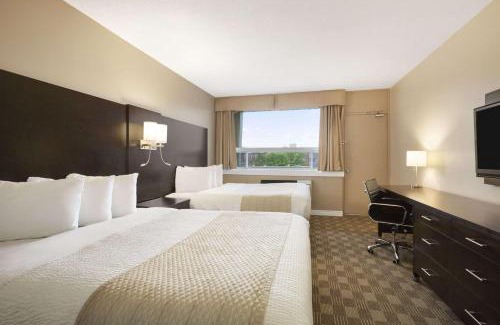 North Bay Hotel | Days Inn & Suites by Wyndham North Bay Downtown