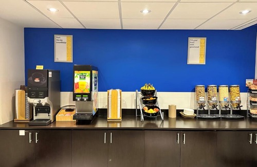 North Bay Hotel | Days Inn & Suites by Wyndham North Bay Downtown