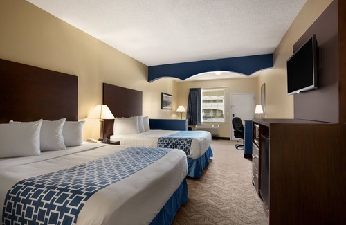 Cherry Hill Hotel | Days Inn & Suites by Wyndham Cherry Hill - Philadelphia