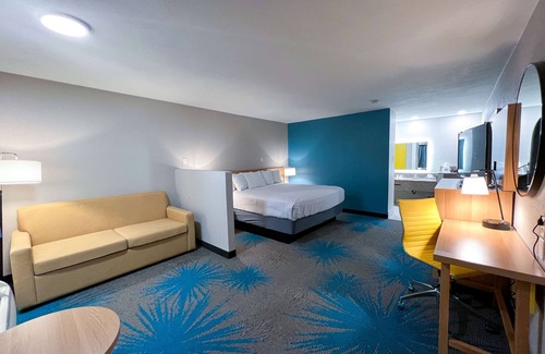 Santa Rosa Hotel | Days Inn & Suites by Wyndham Santa Rosa