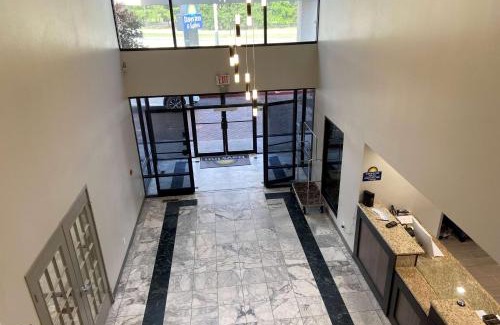 Tahlequah Hotel | Days Inn & Suites by Wyndham Tahlequah