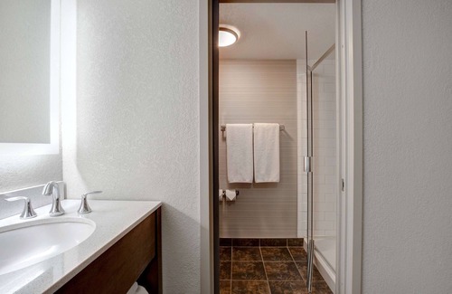 Yorkton Hotel | Days Inn & Suites by Wyndham Yorkton