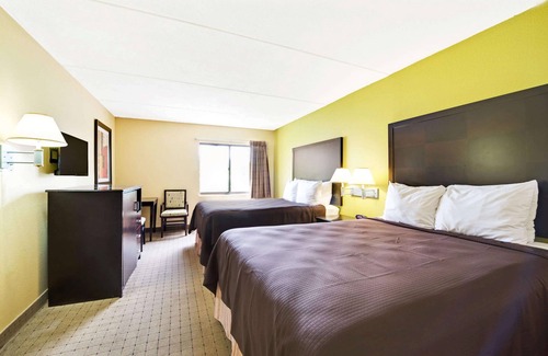 DeSoto Hotel | Days Inn & Suites by Wyndham DeSoto