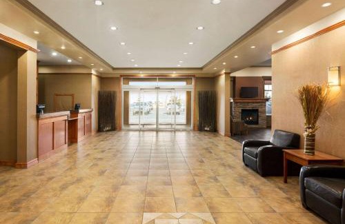 Leduc Hotel | Days Inn & Suites by Wyndham Edmonton Airport