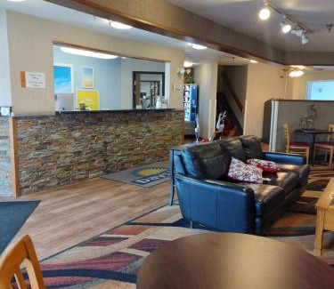 Fargo Hotel | Days Inn & Suites by Wyndham Fargo 19th Ave/Airport Dome