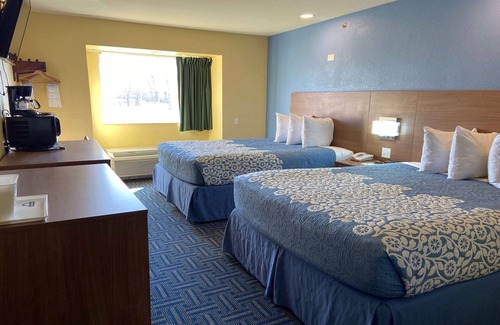 Pryor Hotel | Days Inn & Suites by Wyndham Pryor