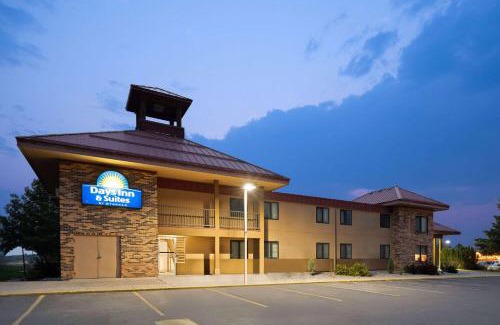 Bozeman Hotel | Days Inn & Suites by Wyndham Bozeman