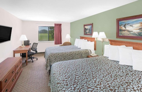 Brinkley Hotel | Days Inn & Suites by Wyndham Brinkley